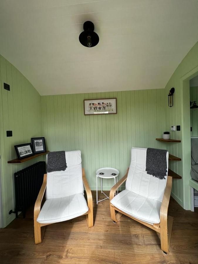 Hettie Luxury Shepherds Hut Semley 외부 사진
